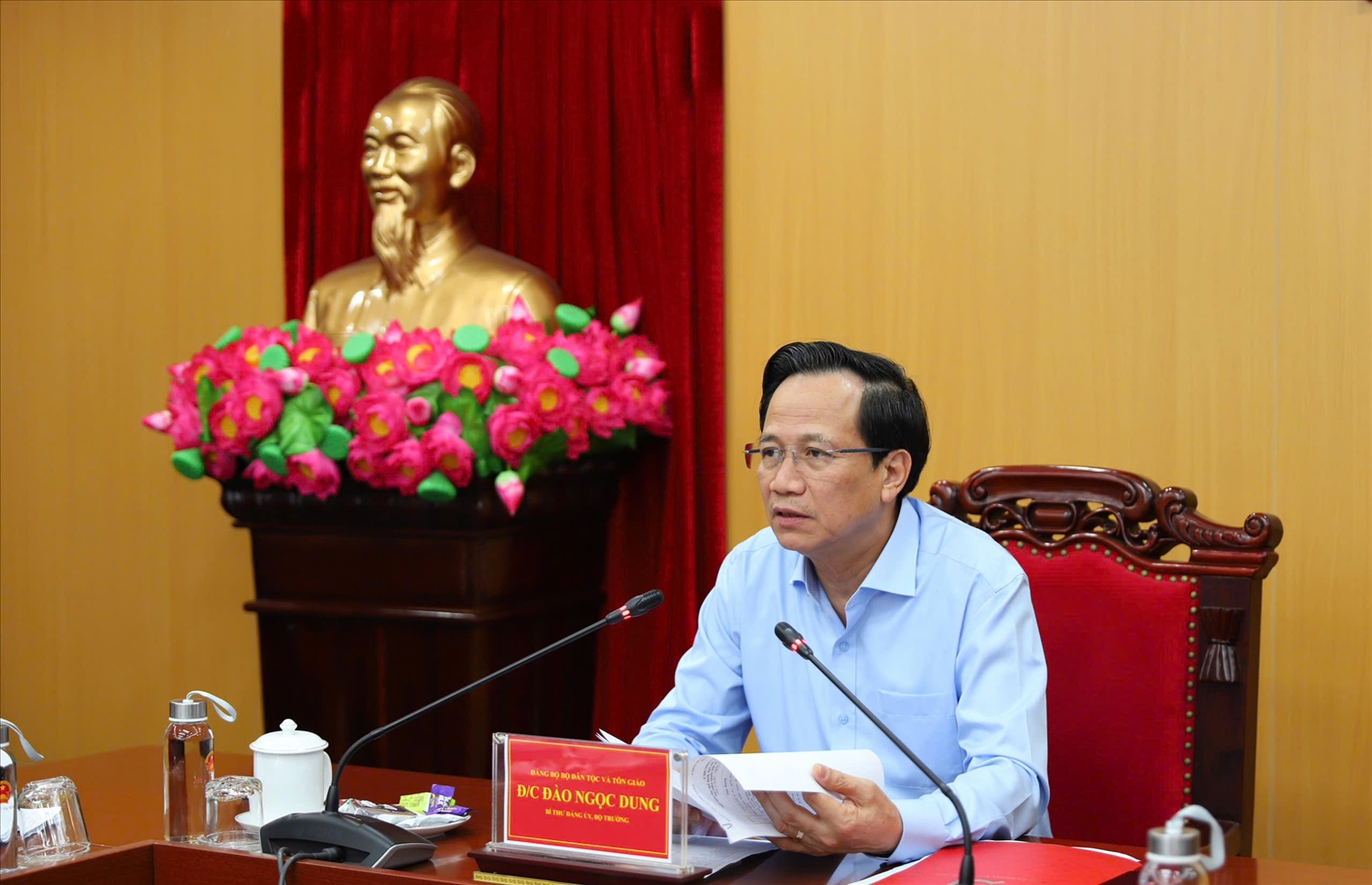 Bộ trưởng Bộ Dân tộc và Tôn giáo Đào Ngọc Dung chủ trì hội nghị