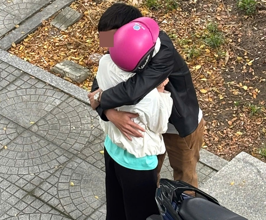 Công an kịp thời giải cứu D. tại một nhà nghỉ trên địa bàn phường Thanh Khê. (Ảnh Công an cung cấp)