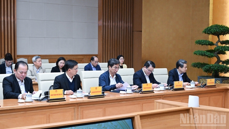 Các đại biểu tham dự phiên họp. (Ảnh: Trần Hải) 