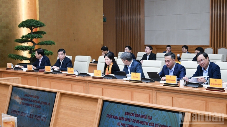 Lãnh đạo các bộ, ngành, cơ quan tham dự phiên họp. (Ảnh: Trần Hải) 