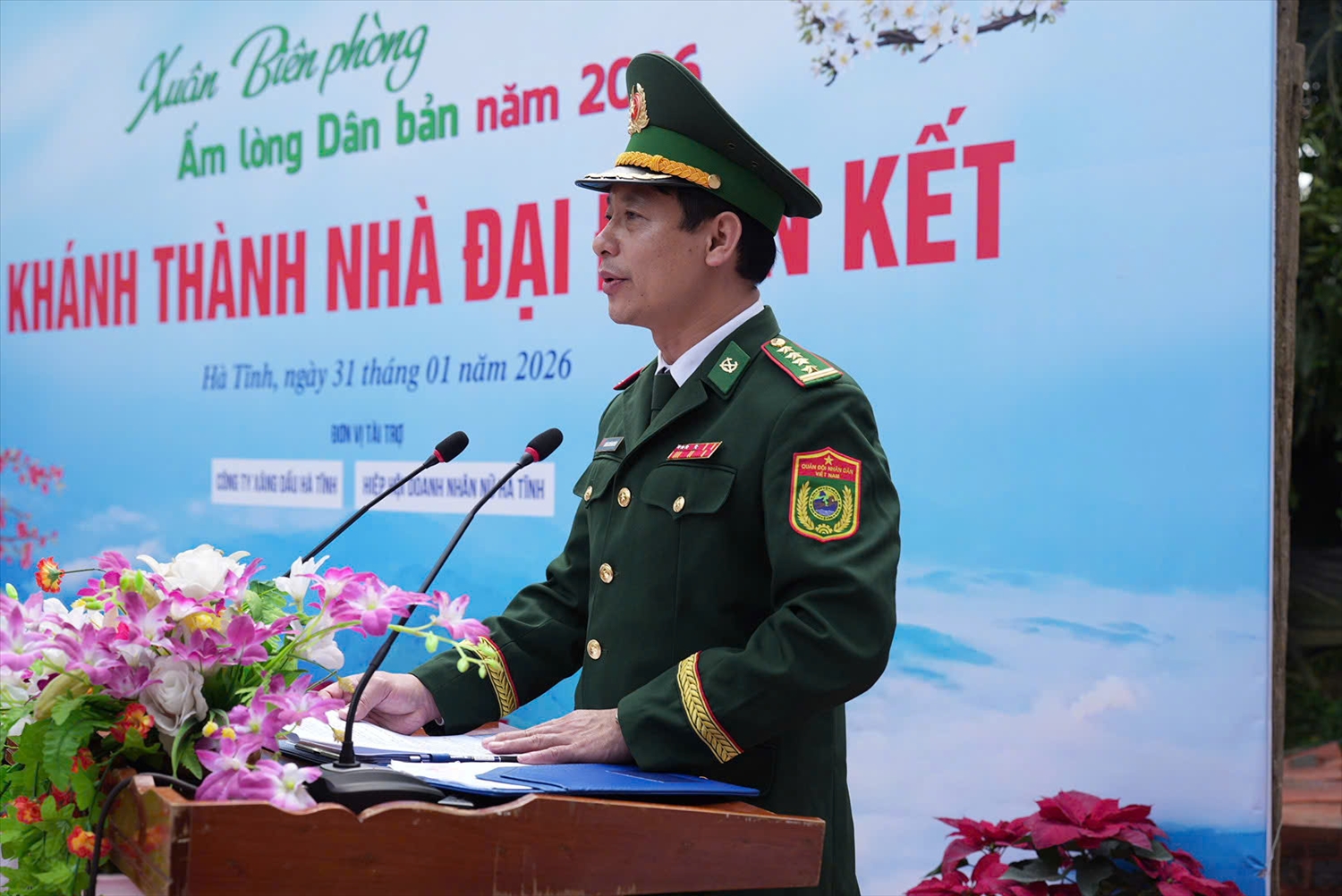 Đại tá Nguyễn Mậu Phúc, Phó Chính uỷ bộ đội biên phòng tỉnh Hà Tĩnh phát biểu tại buổi lễ