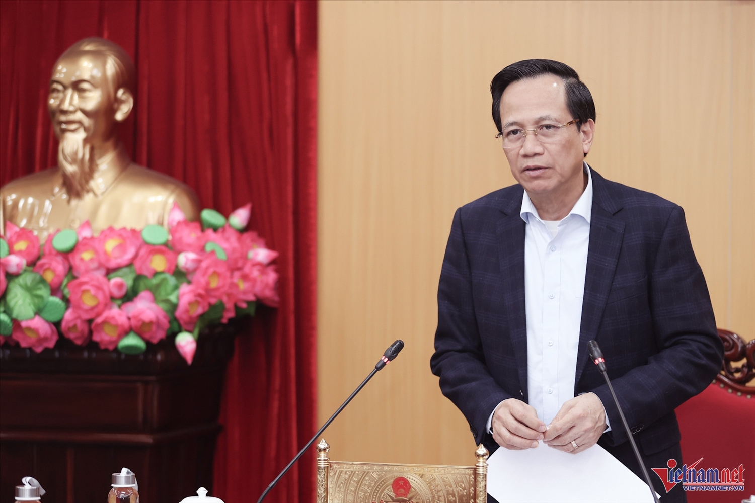 Bộ trưởng Đào Ngọc Dung giao nhiệm vụ cho các đơn vị thuộc Bộ để tăng tốc triển khai Đề án 06 hiệu quả trong năm 2026. Ảnh: Lê Anh Dũng