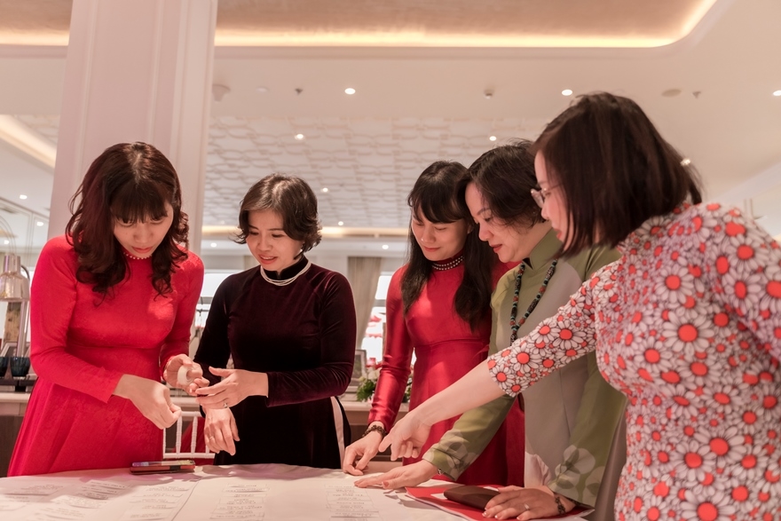 Các đại biểu làm việc nhóm tại chương trình tập huấn “Nữ lãnh đạo Agribank trong kỷ nguyên số”