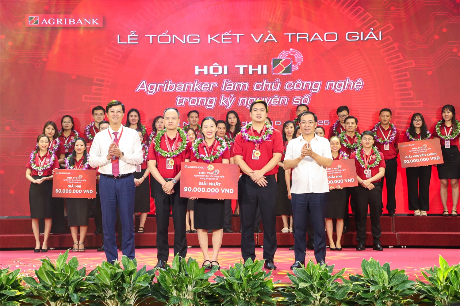 Hội thi ""Agribanker làm chủ công nghệ trong kỷ nguyên số" góp phần lan tỏa tinh thần học hỏi, làm chủ công nghệ và cùng chung tay đưa Agribank vững bước trên hành trình chuyển đổi số