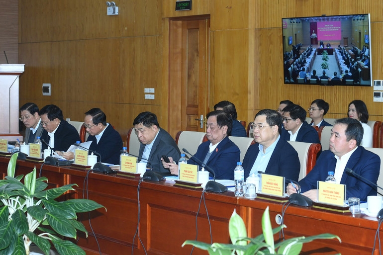 Các đồng chí lãnh đạo Đảng, Nhà nước và các đại biểu tham dự cuộc làm việc. (Ảnh: Đăng Khoa) 