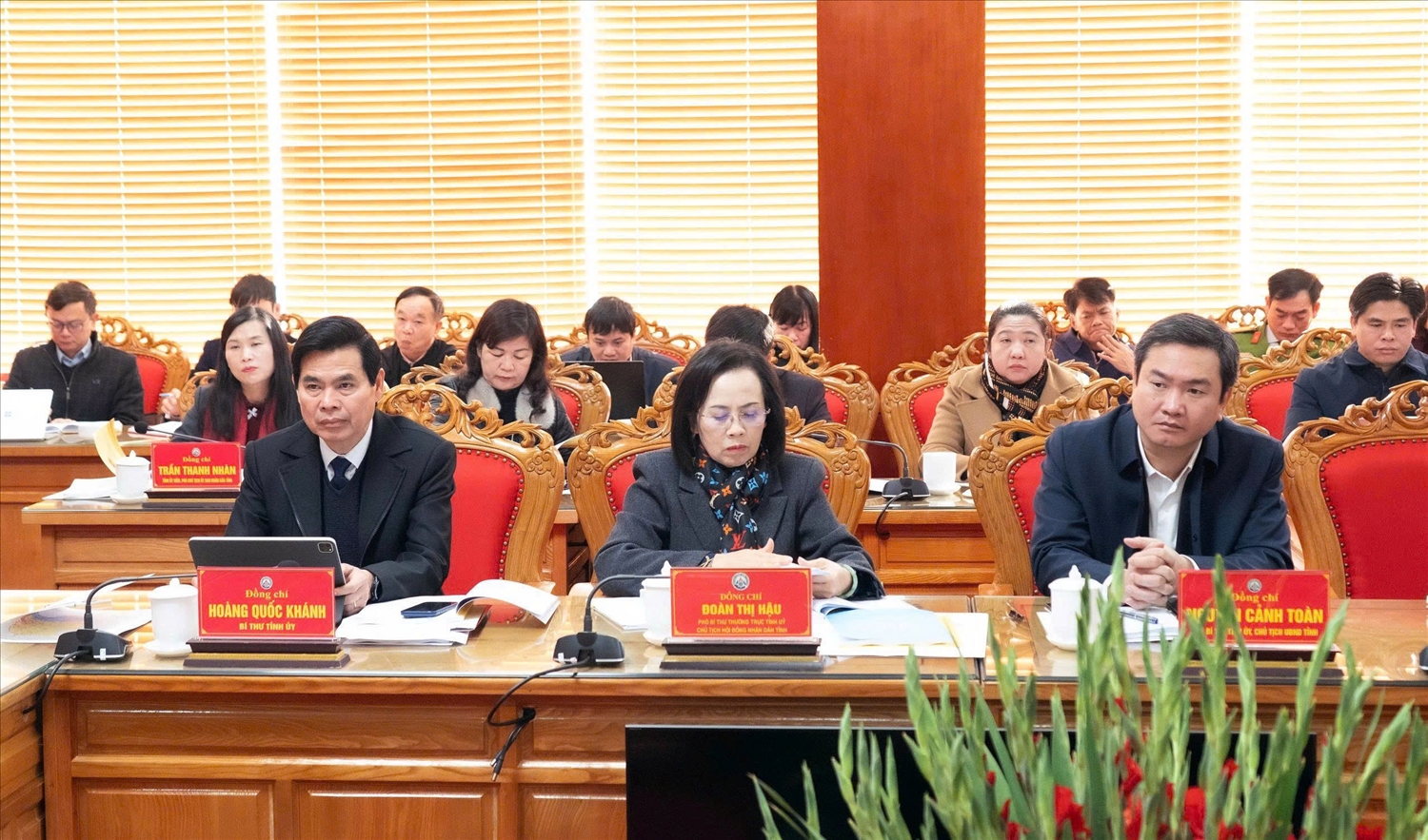 Các đại biểu tham dự cuộc làm việc