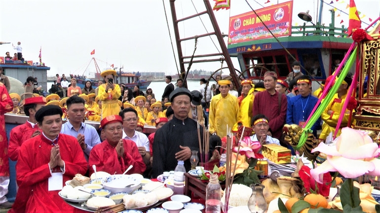 Lễ hội đền Mai Bảng được tổ chức để tưởng nhớ công ơn của Chiêu Trưng Đại Vương Lê Khôi. Ảnh: ITN