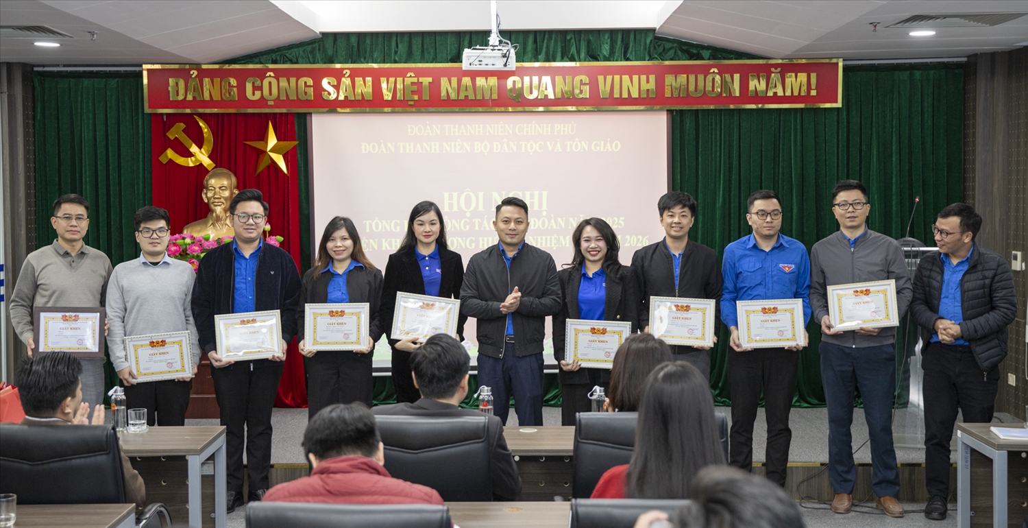 (Chùm ảnh PV)Tuổi trẻ Bộ Dân tộc và Tôn giáo: "Mỗi đoàn viên là một chiến sĩ trên không gian mạng" 7