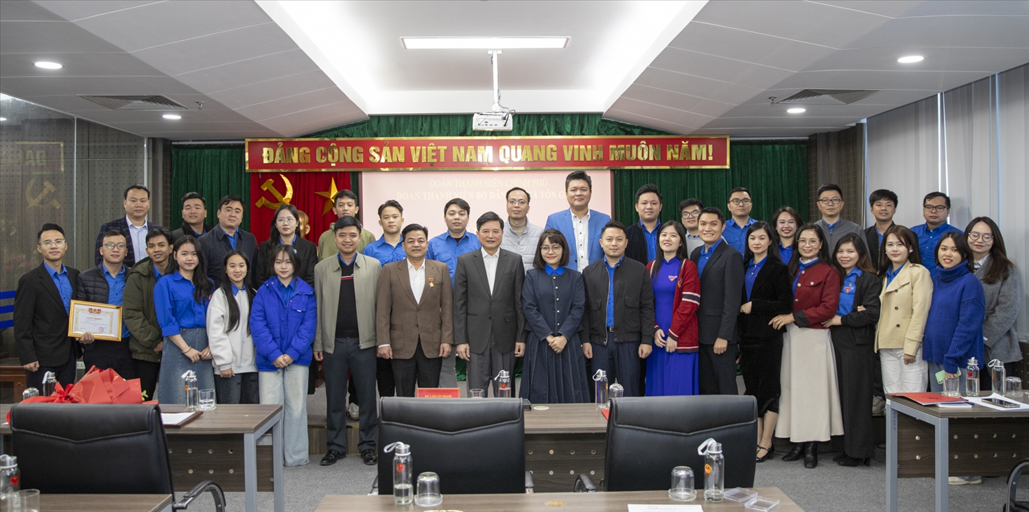 Các đại biểu tham dự Hội nghị tổng kết công tác Đoàn và phong trào thanh niên năm 2025, triển khai phương hướng nhiệm vụ năm 2026