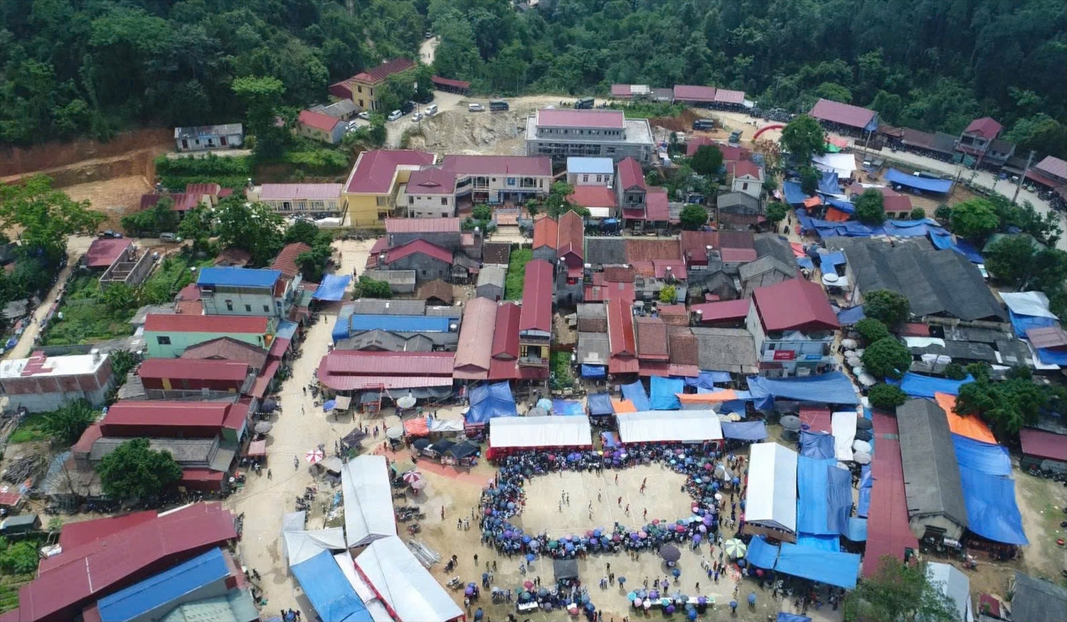 Một góc trung tâm xã Thiện Thuật