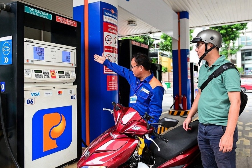 Giá xăng dầu đồng loạt giảm (Ảnh IT)