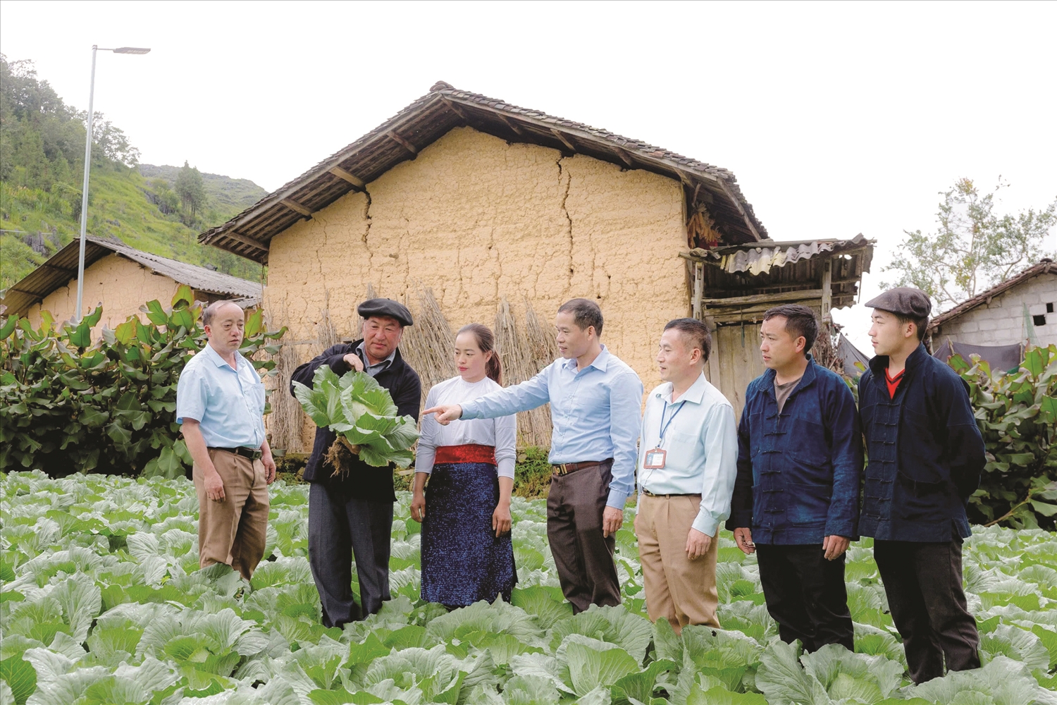 HTX Po Mỷ liên kết với nông dân thu mua, chế biến và tiêu thụ đặc sản địa phương, từng bước đưa các sản phẩm nông nghiệp sạch ra thị trường