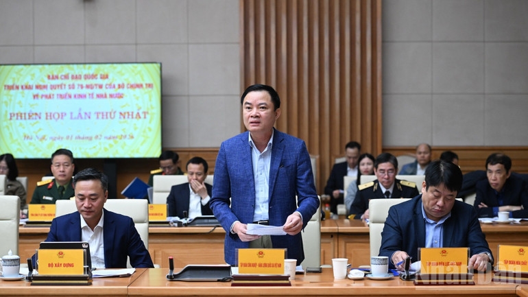 Chủ tịch Hội đồng Thành viên Tập đoàn Công nghiệp - Năng lượng Quốc gia Việt Nam (Petrovietnam) Lê Ngọc Sơn phát biểu ý kiến tại phiên họp. (Ảnh: Trần Hải) 