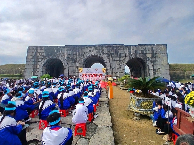 Thi rung chuông vàng tại Di sản Thành nhà Hồ