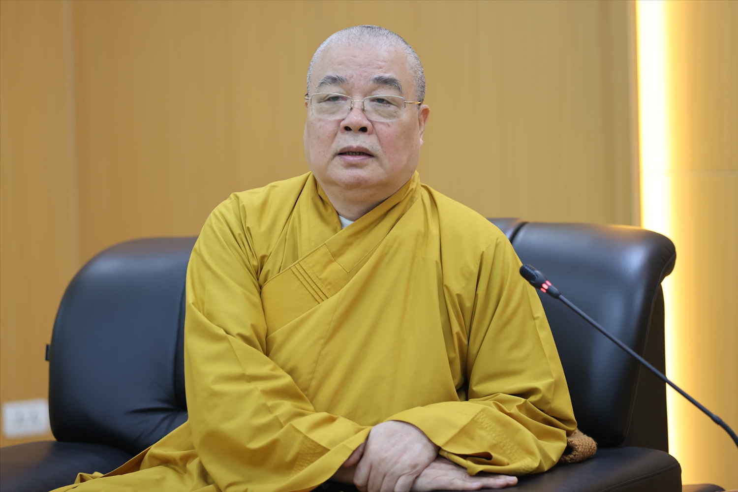 Hòa thượng Thích Thanh Nhiễu, Phó chủ tịch Thường trực Hội đồng Trị sự Giáo hội Phật giáo Việt Nam phát biểu tại buổi gặp mặt (Ảnh. Lê Anh Dũng)