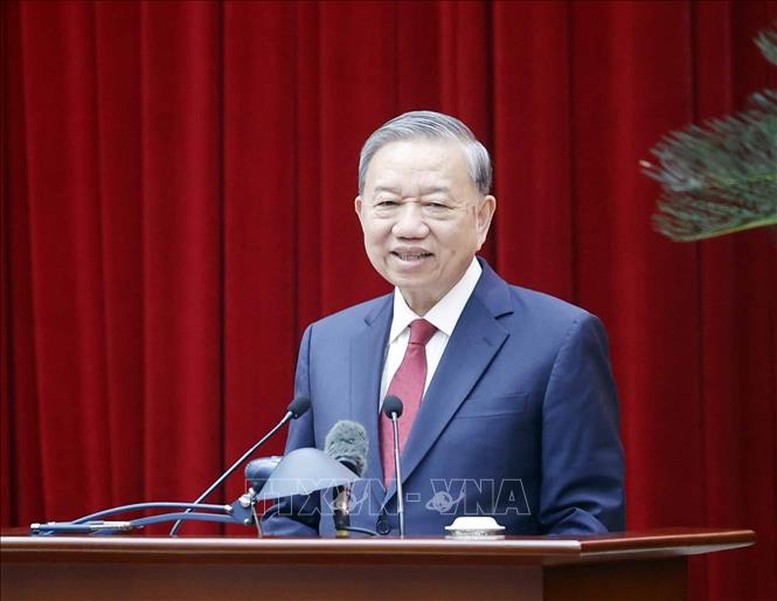 Tổng Bí thư Tô Lâm phát biểu tại cuộc gặp mặt thành viên Tiểu ban chuẩn bị Đại hội XIV của Đảng và Ban Chỉ đạo Tổng kết 40 năm đổi mới - Ảnh: TTXVN