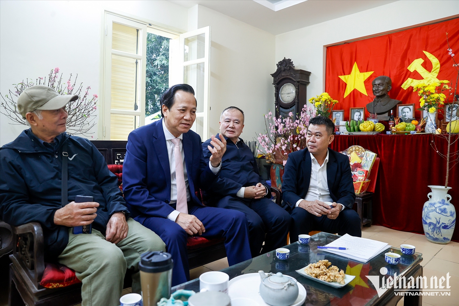 Bộ trưởng Đào Ngọc Dung thăm hỏi thân nhân gia đình cố Chủ tịch đoàn Chủ tịch Ủy ban Trung ương MTTQ Việt Nam Hoàng Quốc Việt