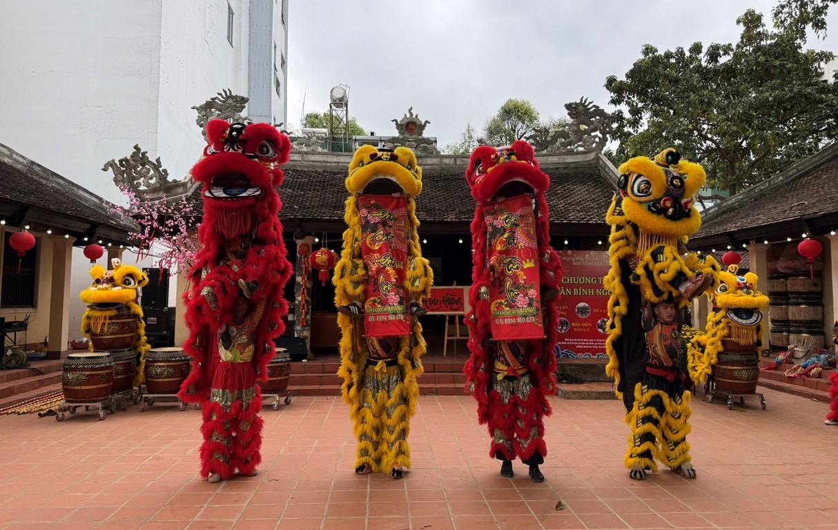 Em kg tin: Rộn ràng sắc Xuân trong ngôi đình trăm tuổi 5