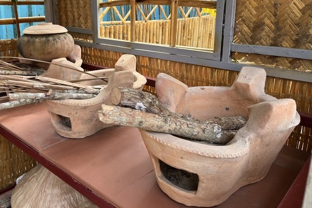 Dịp Tết, người miền Tây Nam Bộ sắm cái cà ràng mới với ước mong cái Tết đủ đầy.