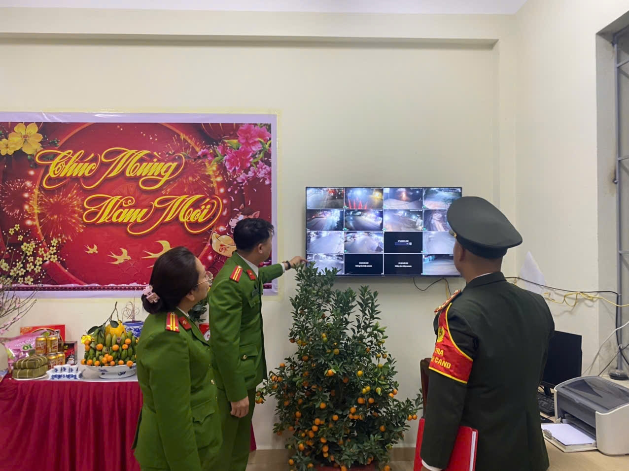 Các tổ công tác bám sát địa bàn, áp dụng các biện pháp quan sát, kịp thời phát hiện và xử lý các hành vi vi phạm về pháo nổ hoặc gây rối trật tự công cộng. (Ảnh: Công an tỉnh Điện Biên)