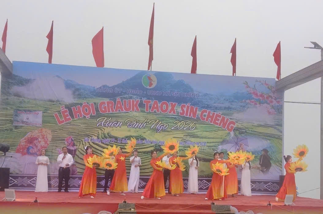 Lễ hội Gầu Tào là nét văn hóa đặc sắc của đồng bào Mông xã Sín Chéng (Ảnh Trọng Bảo)