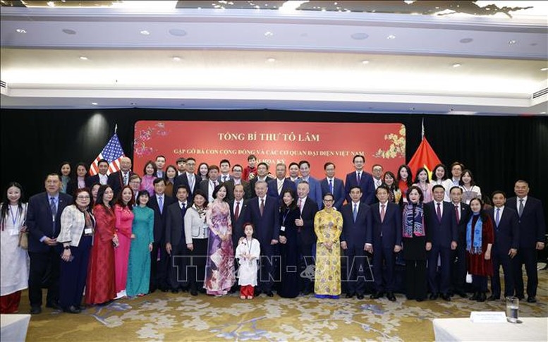 Tổng Bí thư Tô Lâm với bà con cộng đồng người Việt Nam tại Hoa Kỳ - Ảnh: TTXVN