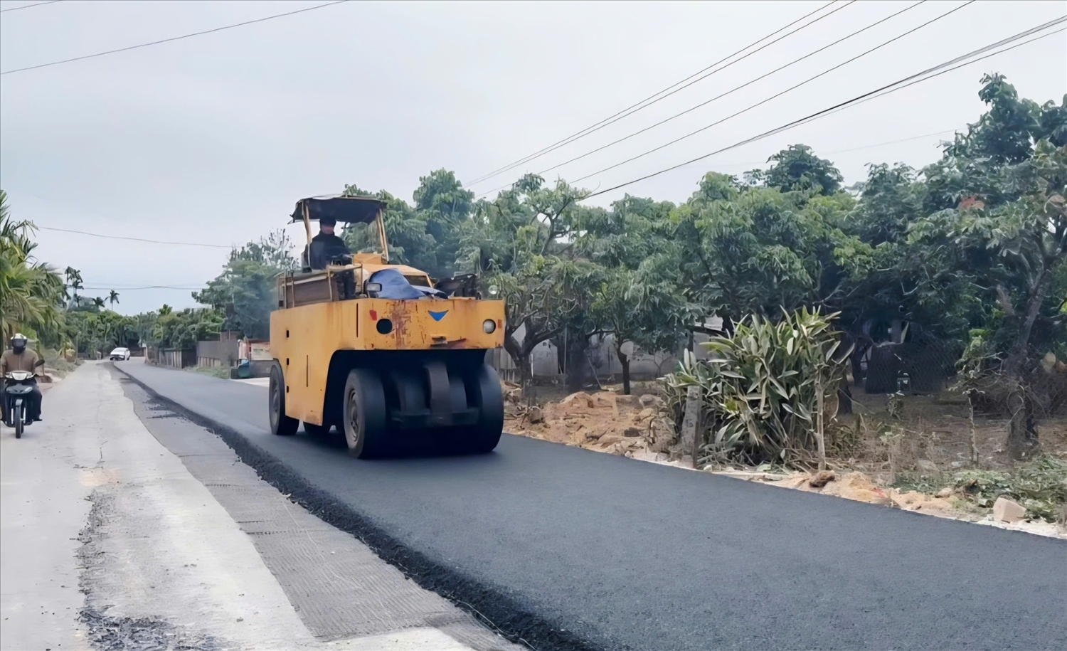 Xã Quảng Đức đẩy mạnh triển khai nhiều con đường bê tông kiên cố đáp ứng nhu cầu đi lại của bà con 