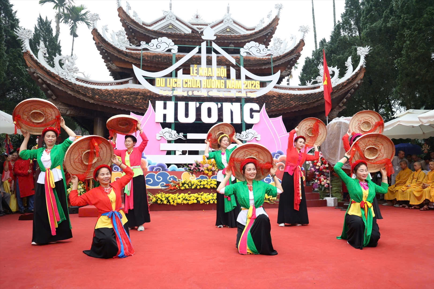 Lễ khai hội du lịch chùa Hương năm 2026. Ảnh: Phú Lê