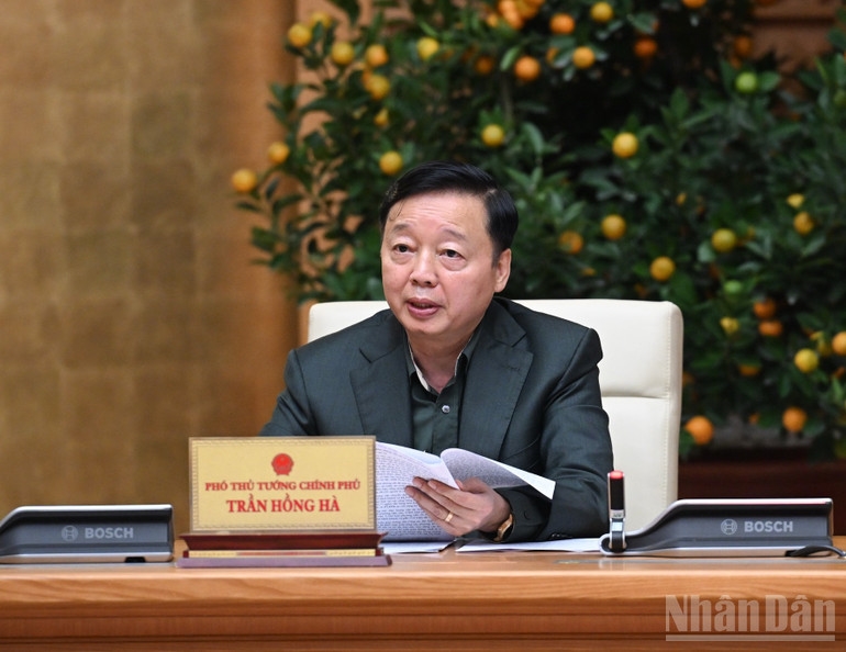 Phó Thủ tướng Chính phủ Trần Hồng Hà phát biểu ý kiến tại cuộc họp. (Ảnh: Trần Hải)