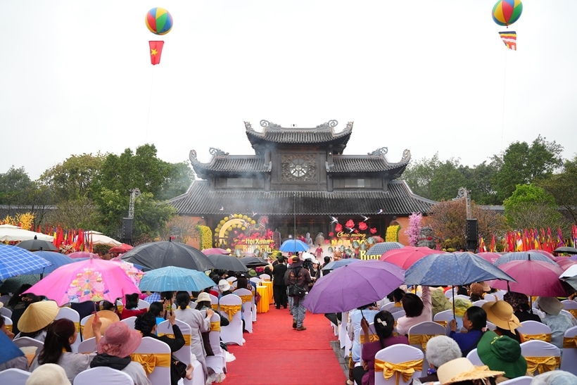 Hội xuân Bái Đính với chủ đề “Linh thiêng trên miền đất cổ”.