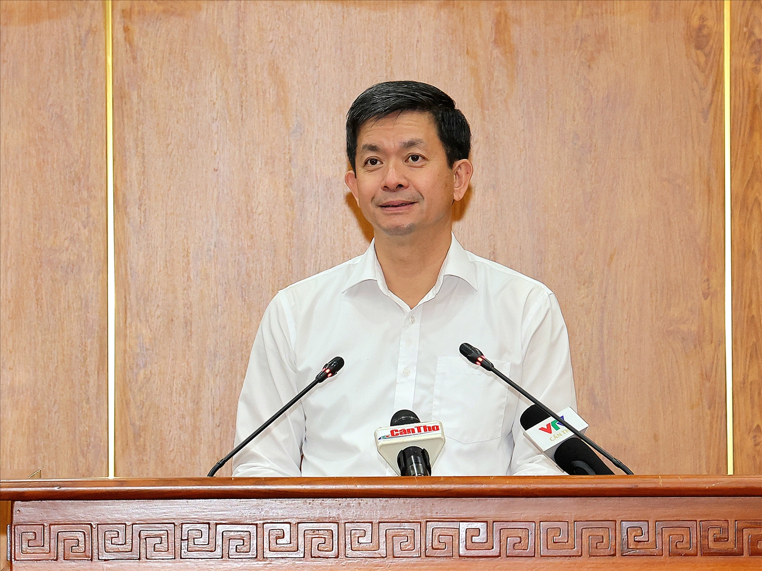 Bí thư Thành ủy Cần Thơ Lê Quang Tùng phát biểu tại buổi họp giao ban