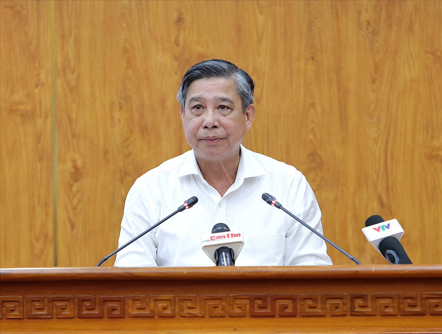 Ông Đồng Văn Thanh, Phó Bí thư Thường trực Thành ủy, Chủ tịch HĐND TP. Cần Thơ phát biểu tại buổi họp giao ban. (Ảnh: TP)