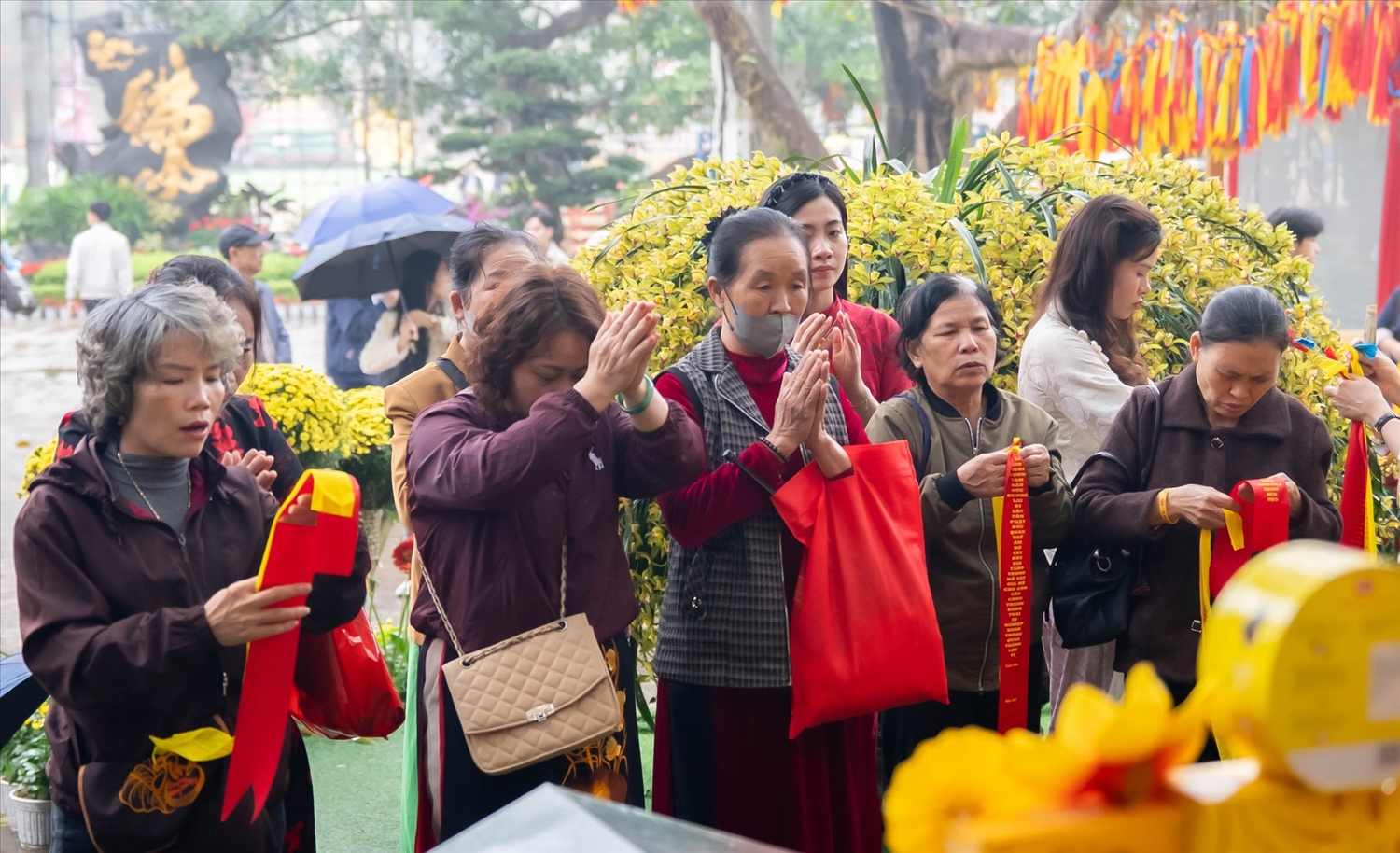 Cầu an không phải là một hành động hướng ra bên ngoài, mà là hành trình quay vào bên trong.