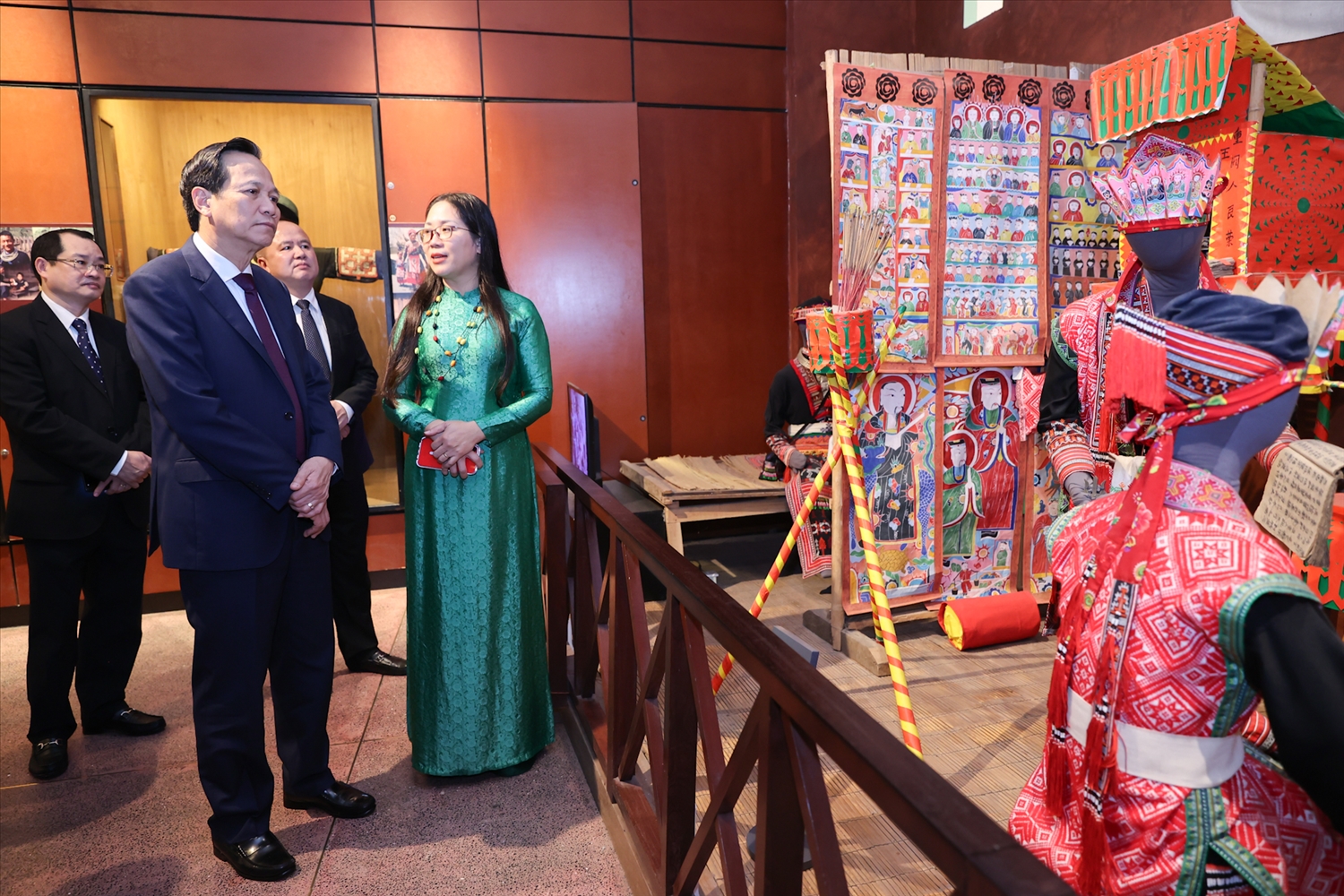 (TIN PV) Bộ trưởng Đào Ngọc Dung: Bảo tàng Dân tộc học Việt Nam là tài sản quý báu và vô giá của đất nước 7