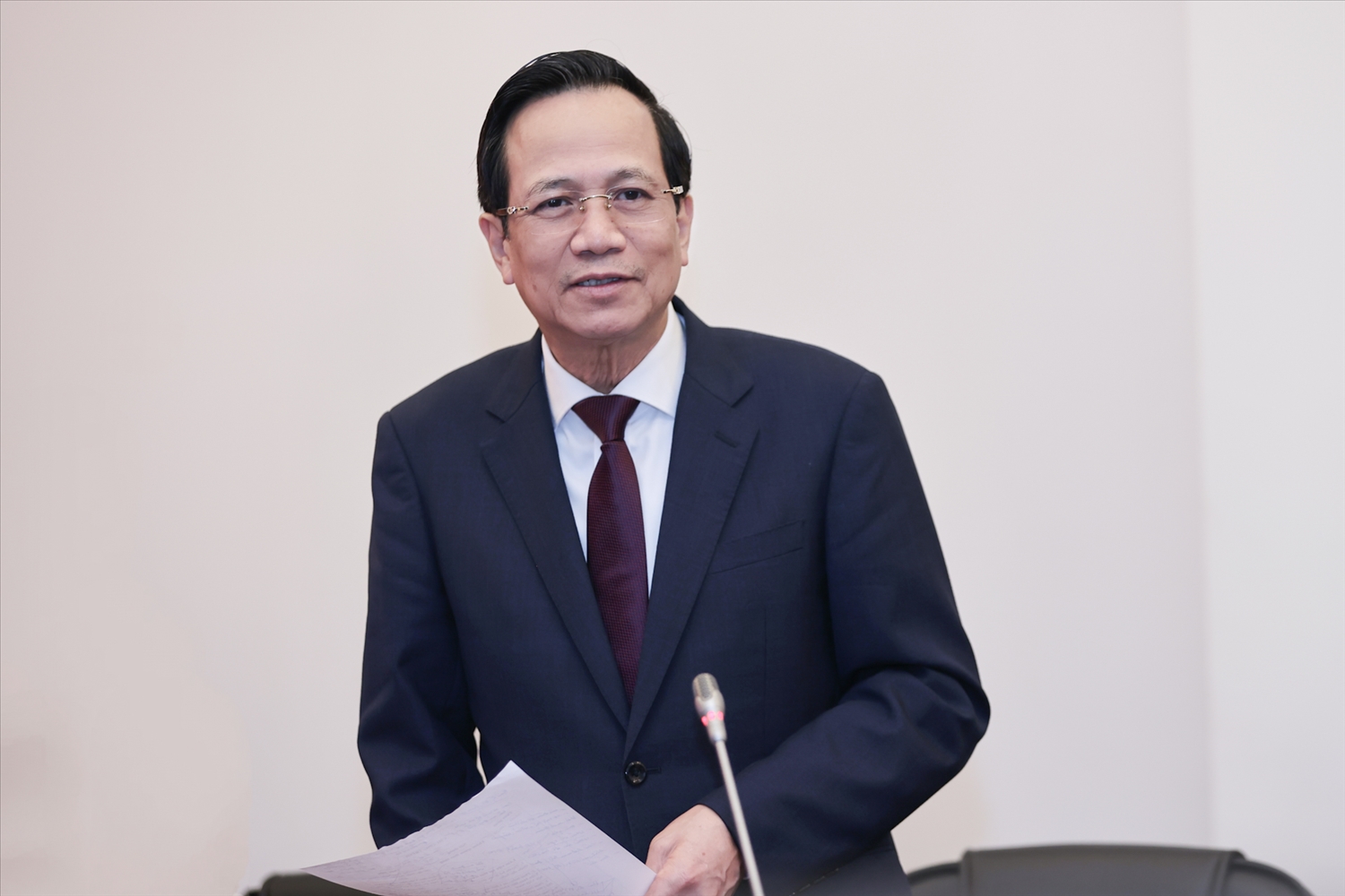 Bộ trưởng Bộ Dân tộc và Tôn giáo Đào Ngọc Dung bày tỏ trân trọng những kết quả, thành tựu của Bảo tàng Dân tộc học Việt Nam (Ảnh. Lê Anh Dũng)