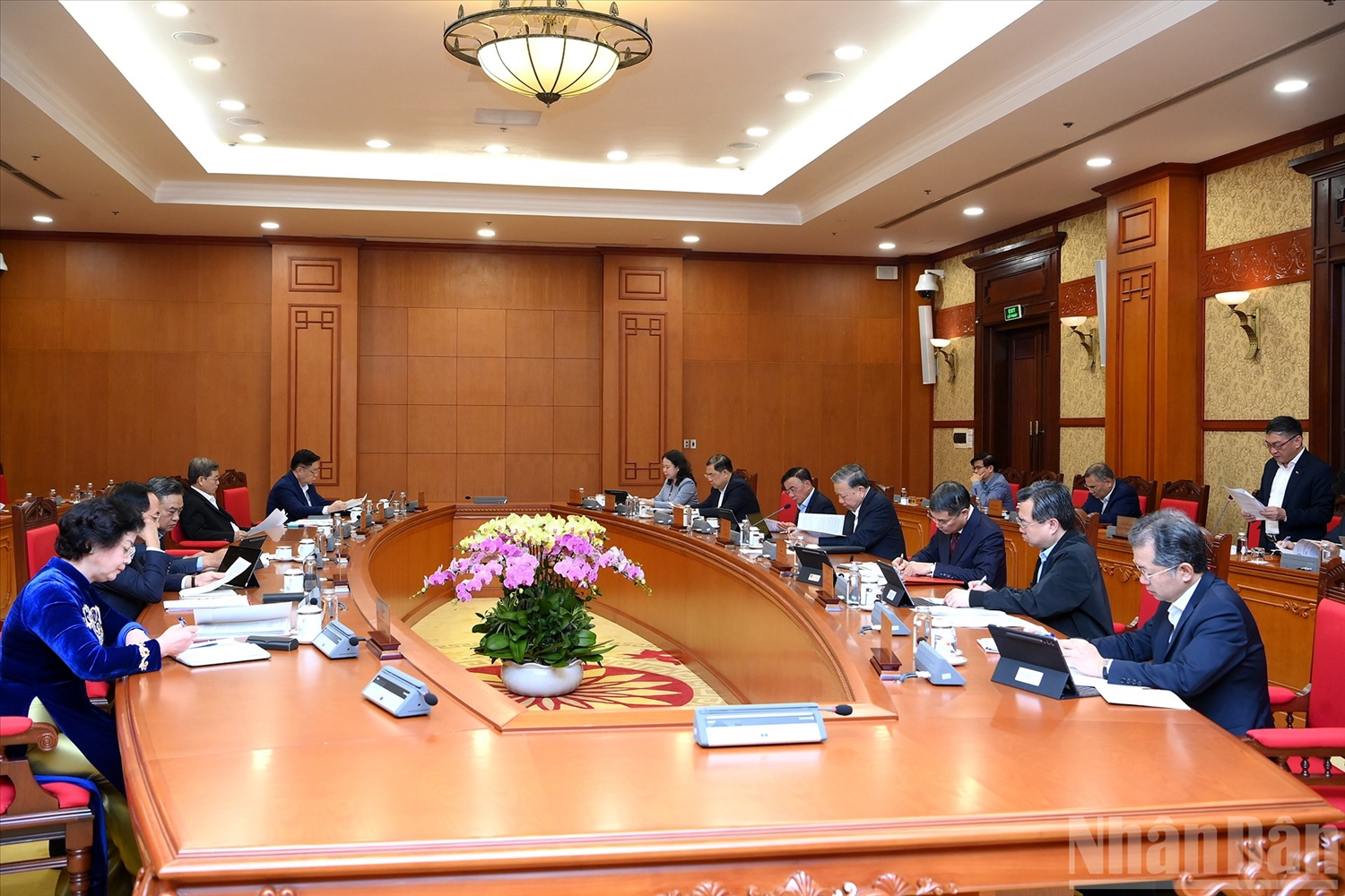 Tổng Bí thư Tô Lâm và các đồng chí lãnh đạo tham dự phiên họp.