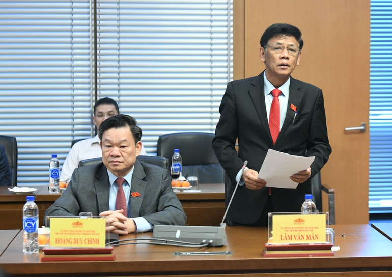 Chủ tịch Hội đồng Dân tộc của Quốc hội Lâm Văn Mẫn phát biểu tại cuộc làm việc. (Ảnh: DUY LINH)