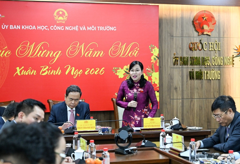 Chủ nhiệm Ủy ban Khoa học, Công nghệ và Môi trường Nguyễn Thanh Hải báo cáo tại cuộc làm việc. (Ảnh: DUY LINH)