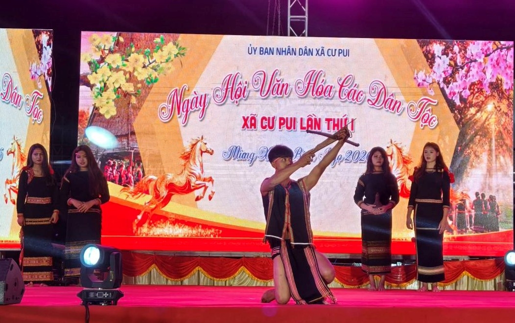 Em kg tin ảnh: Ngày hội gắn kết cộng đồng, lan tỏa bản sắc văn hóa các dân tộc 9