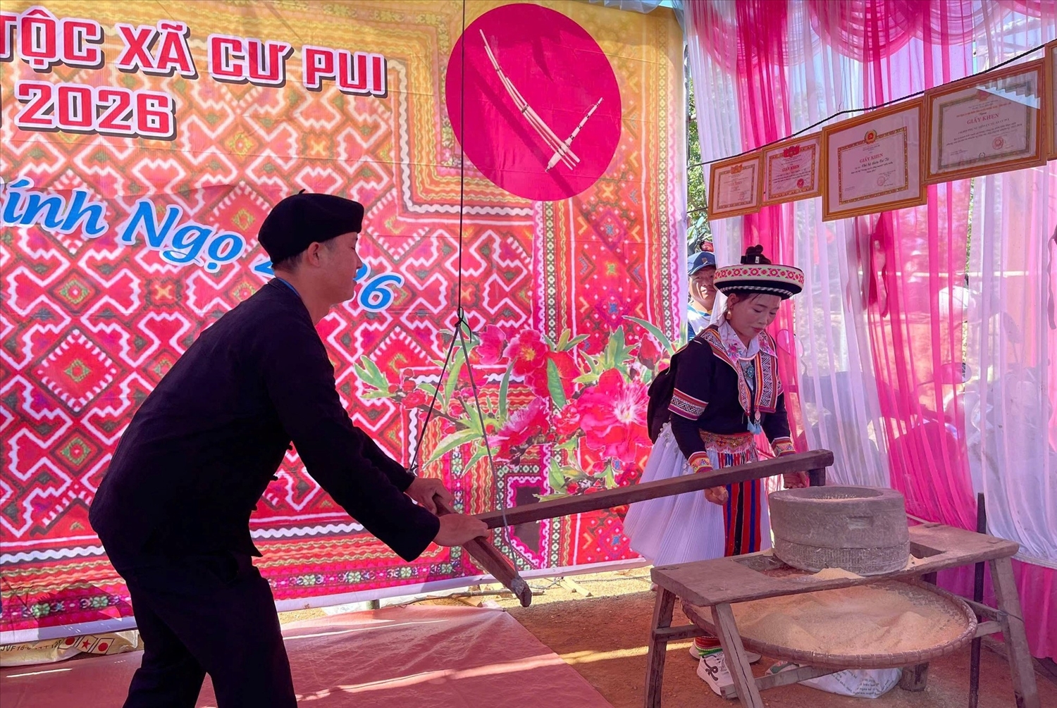 Em kg tin ảnh: Ngày hội gắn kết cộng đồng, lan tỏa bản sắc văn hóa các dân tộc 3