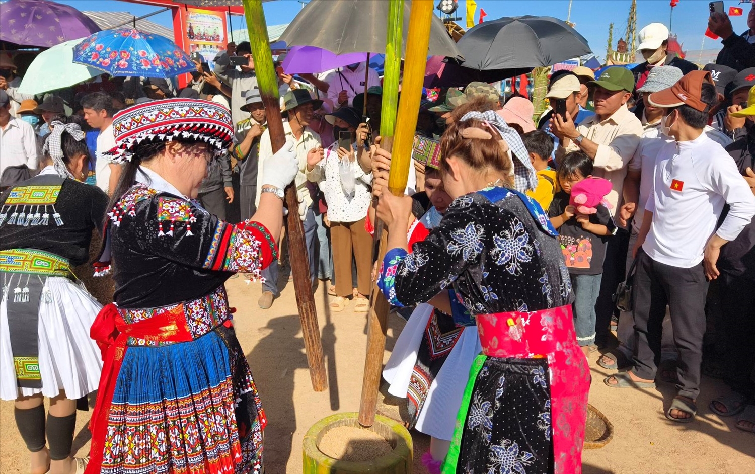 Em kg tin ảnh: Ngày hội gắn kết cộng đồng, lan tỏa bản sắc văn hóa các dân tộc 12