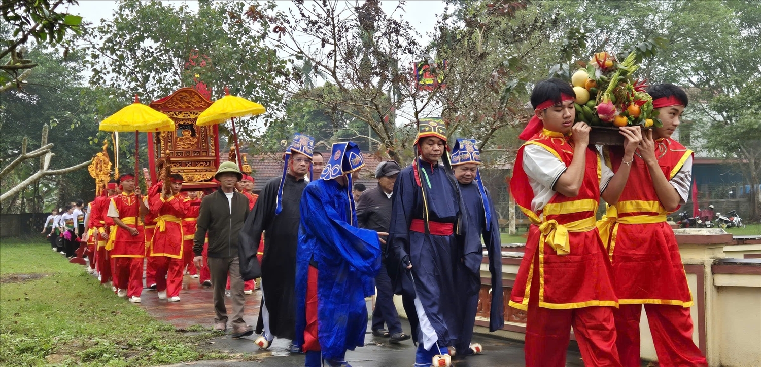 Đoàn rước kiệu Quận công Khâm sai Chánh thống lãnh Thượng đạo trấn Thanh Hóa Hà Công Thái