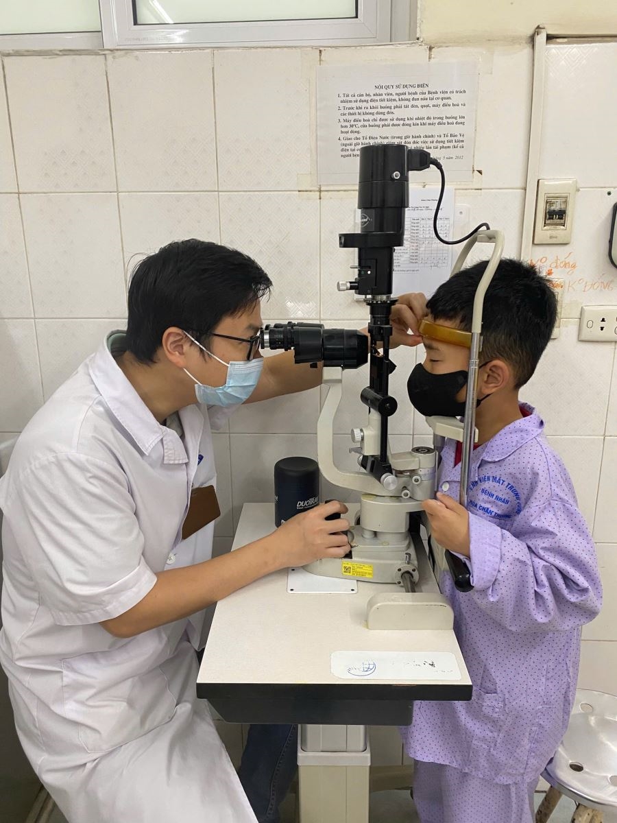 Trong dịp Tết Bính Ngọ 2026, Bệnh viện Mắt Trung ương đã tiếp nhận hàng chục trường hợp trẻ em bị chấn thương mắt do pháo nổ