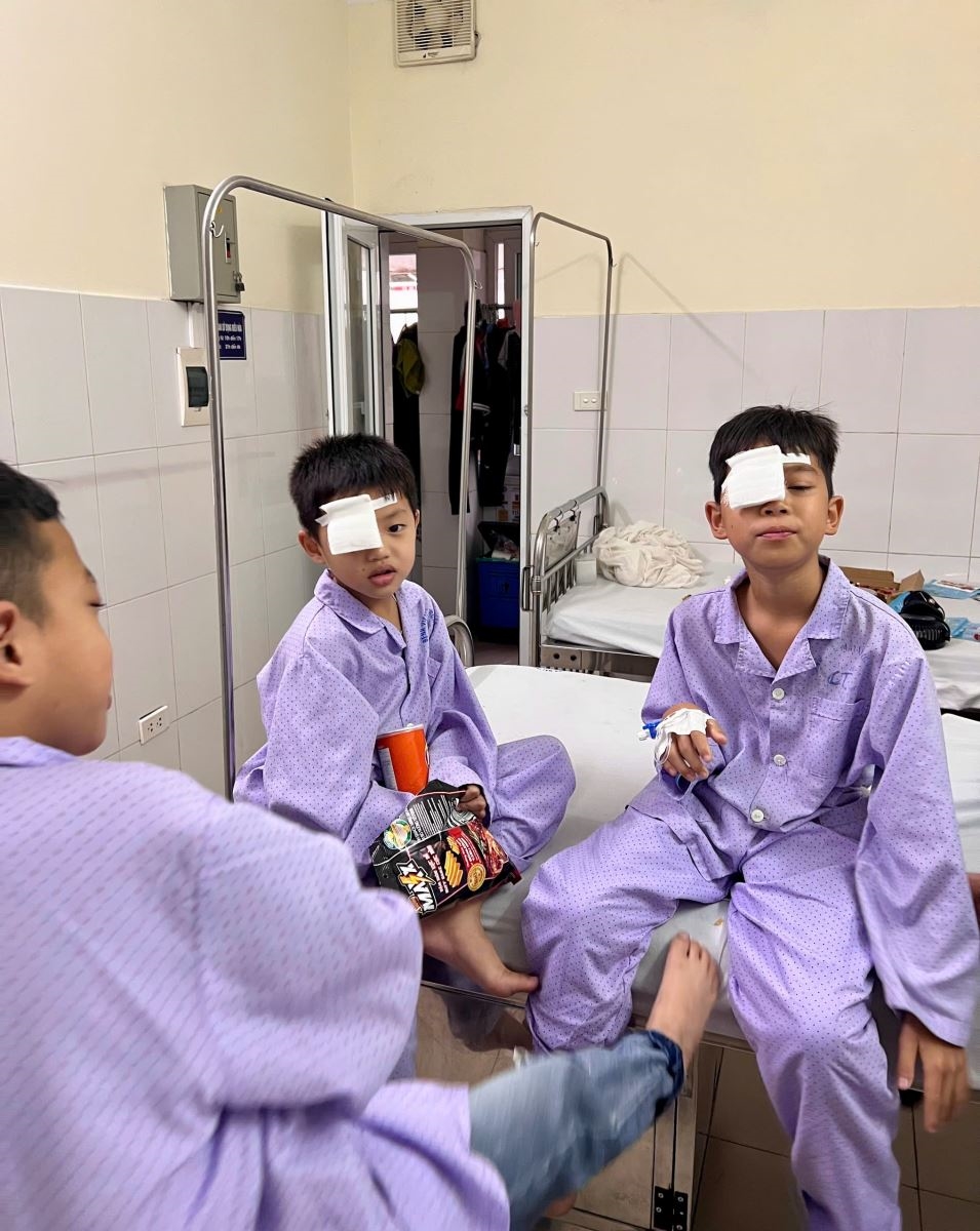 Tỷ lệ chấn thương mắt tăng cao cho thấy tình trạng sử dụng pháo nổ không an toàn đang diễn biến phức tạp.