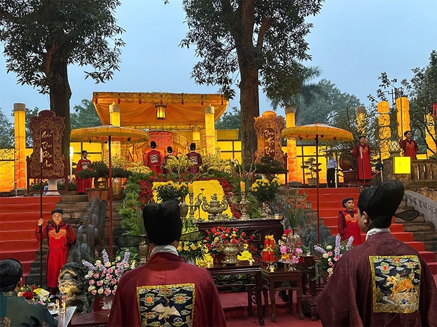 Nghi thức lễ dâng hương khai Xuân Bính Ngọ 2026 tại di tích Điện Kính Thiên. Ảnh: ITN