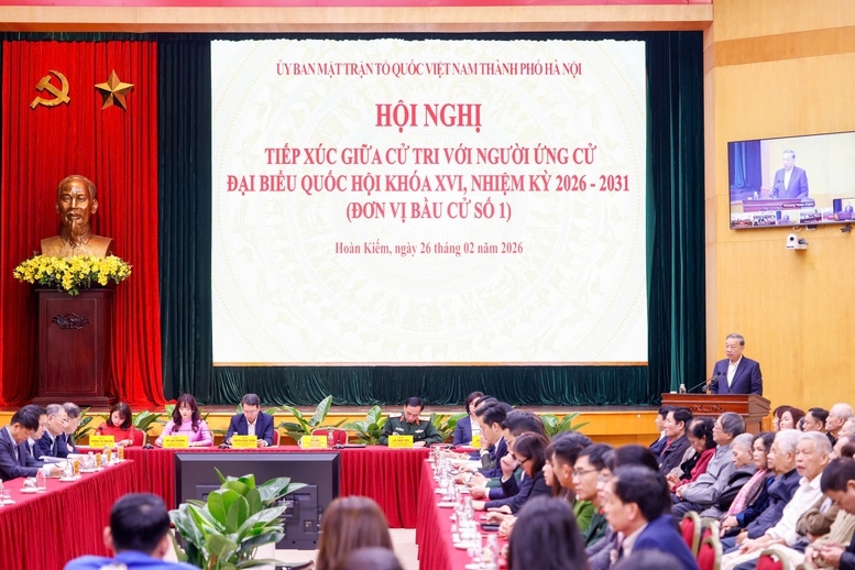 Chia sẻ với các cử tri trẻ, Tổng Bí thư nhấn mạnh, đất nước muốn bứt phá thì thanh niên phải đi đầu trong học tập, nghiên cứu, khởi nghiệp, sáng tạo và làm chủ công nghệ - Ảnh: VGP/Nhật Bắc