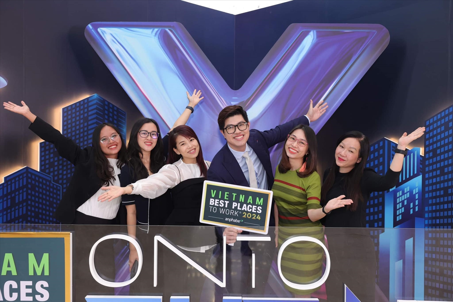 Unilever nhiều năm liền được bình chọn là Nơi làm việc tốt nhất Việt Nam (theo khảo sát do Anphabe tổ chức với 730,000 người lao động trên cả nước)