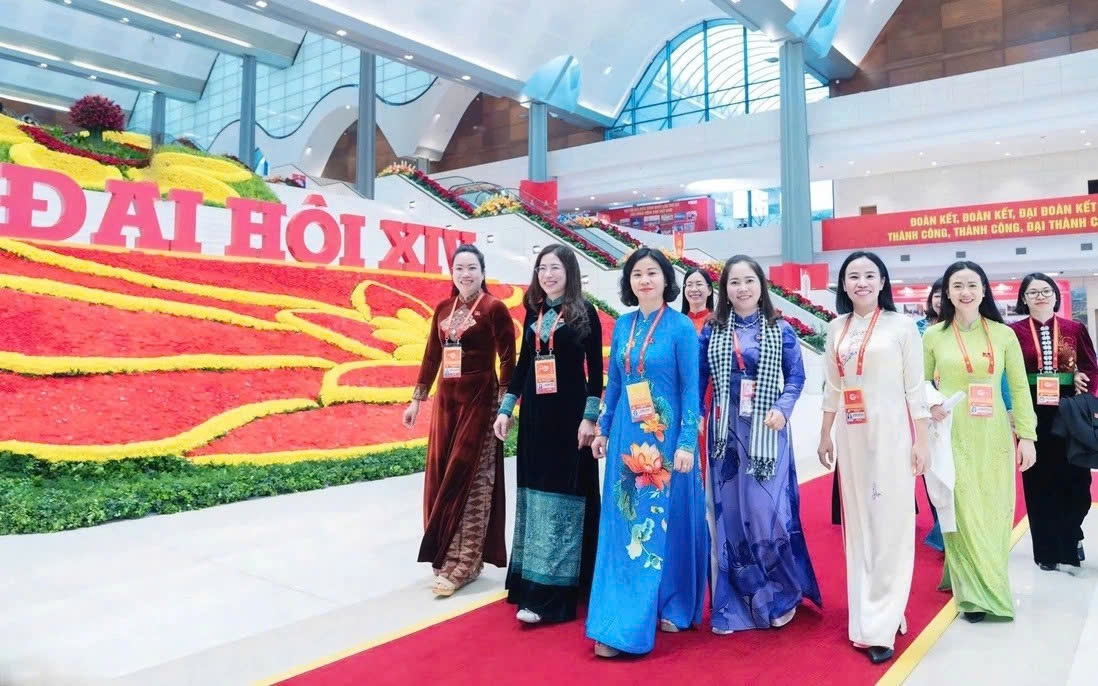 Theo danh sách chính thức 864 người ứng cử đại biểu Quốc hội khóa XVI vừa được Hội đồng Bầu cử Quốc gia công bố, có 45 nữ ứng cử viên có trình độ tiến sĩ, chiếm tỷ lệ 23,6% trong tổng số nữ ứng cử viên.