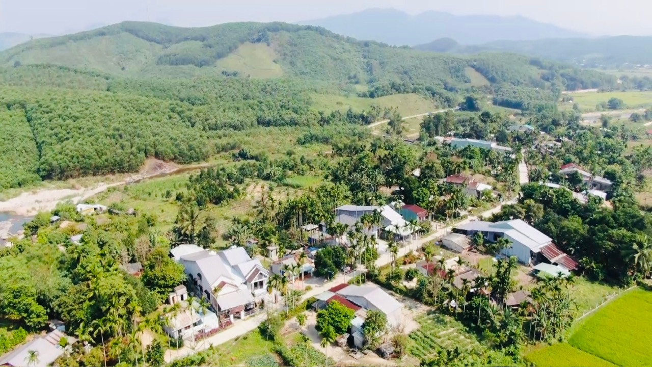 Với sự đóng góp của lực lượng Người có uy tín, diện mạo các thôn của Trà Tân đang ngày càng khởi sắc.