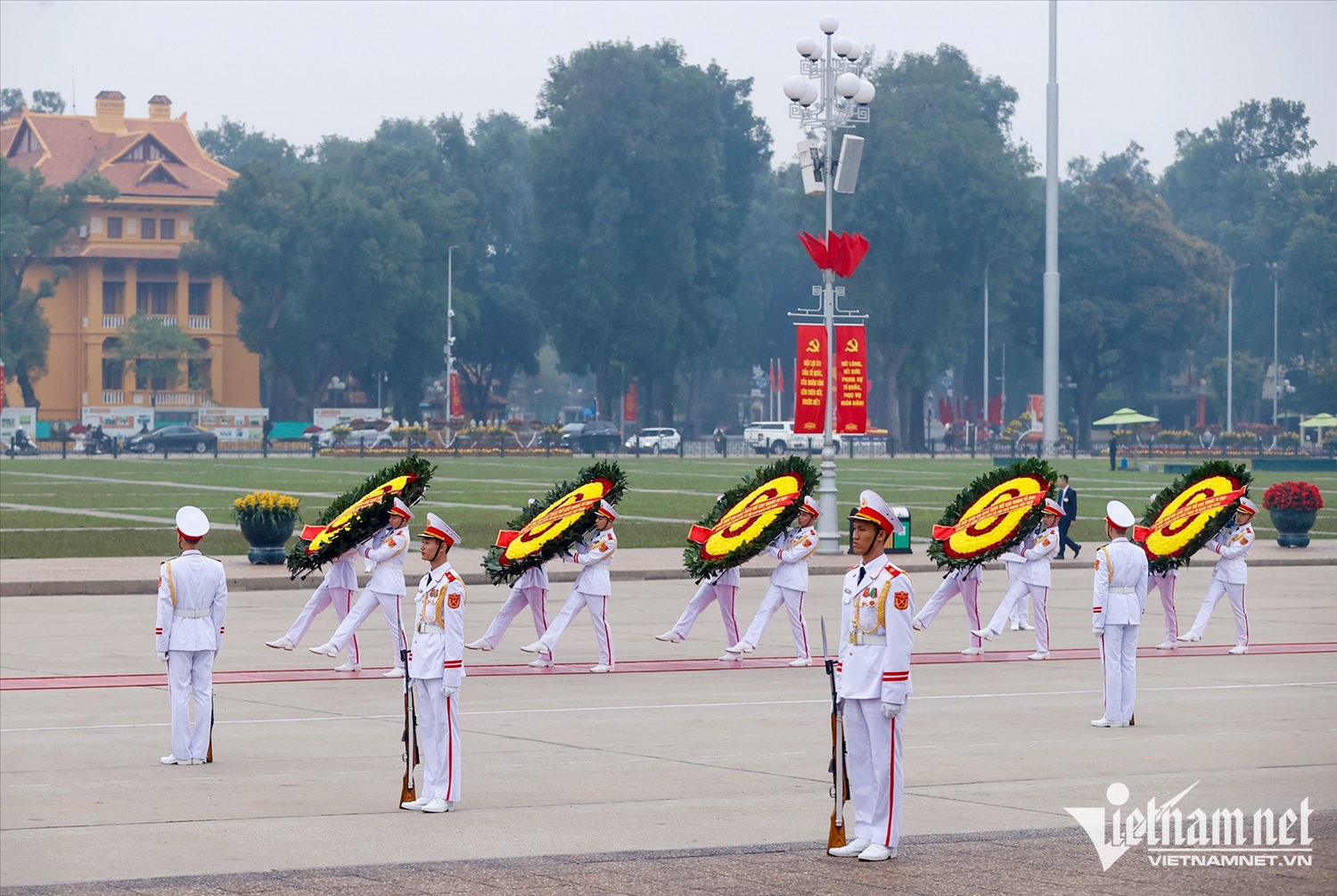 Lãnh đạo Đảng, Nhà nước viếng Chủ tịch Hồ Chí Minh nhân 96 năm Ngày thành lập Đảng